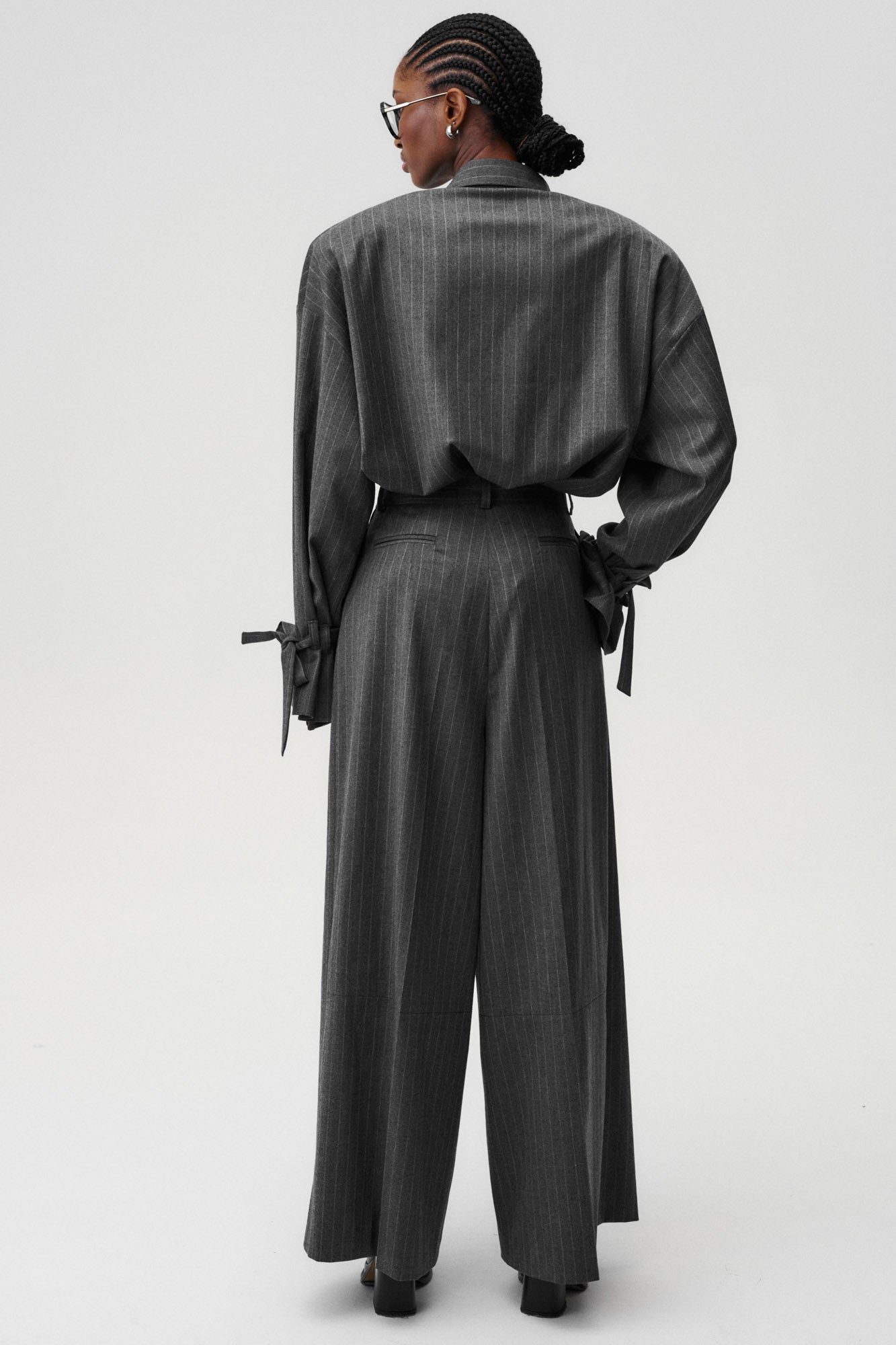 お値下げしましたderes Hazel/stem pants dark gray お値下げしましたderes Hazel/stem pants dark gray Hazel/stem pants