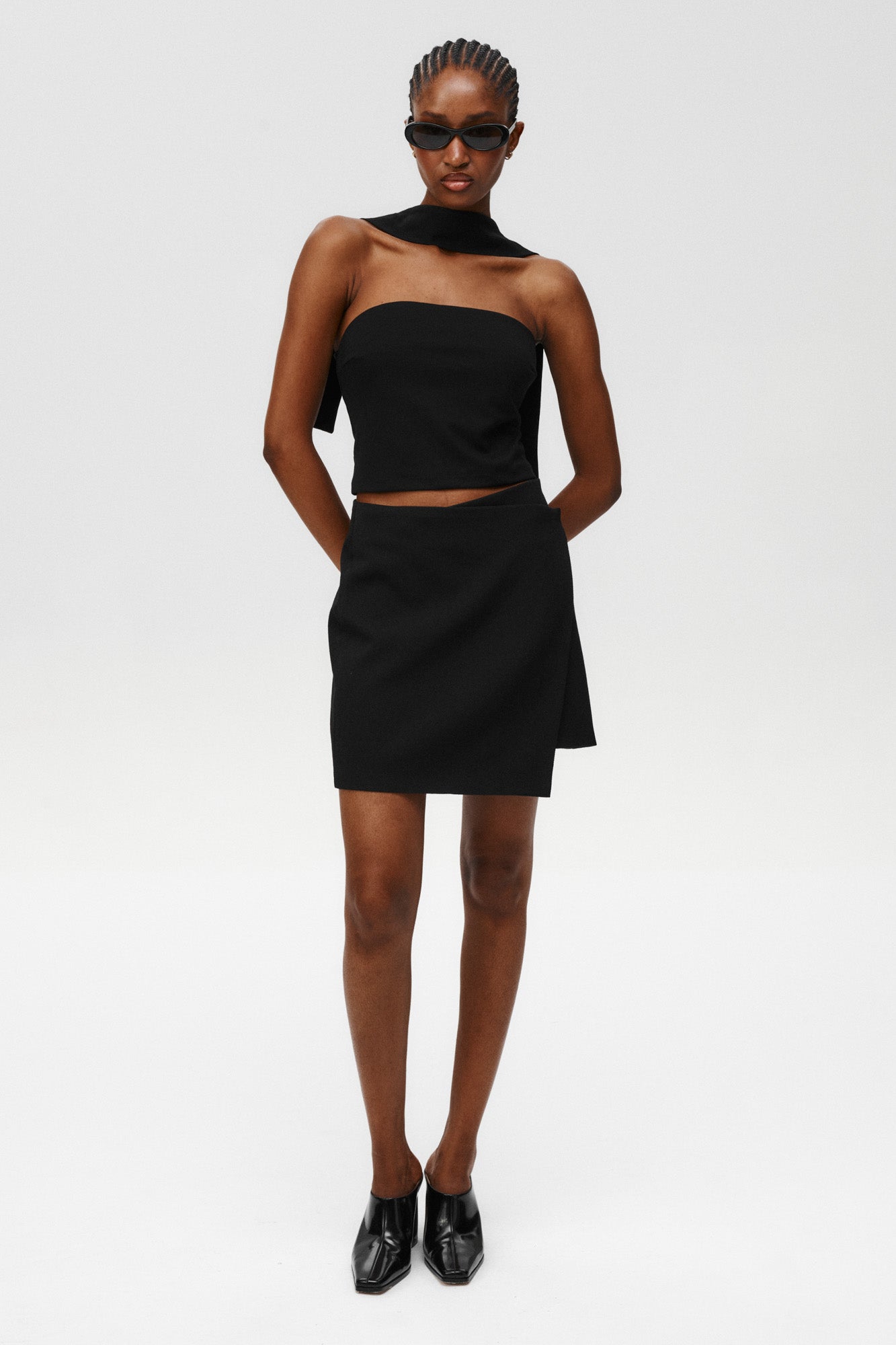 Vivian_Top_Black_Undress_Code_